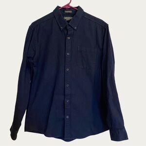 Eddie Bauer Men's Dark Navy Button-Down Shirt - Medium Classic Fit